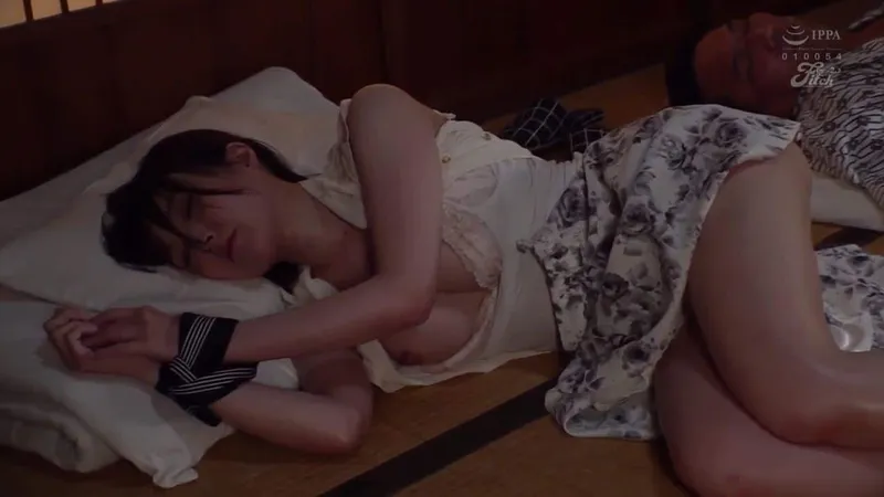 Xin anh xã đi bàn việc làm ăn với tiền bối, nữ nhân viên rơi vào kế hoạch của ông tiền bối biến thái