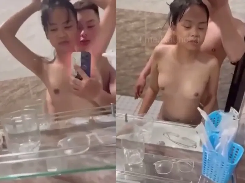 Nhỏ nhắn em cùng anh yêu nắc trước gương quay kỉ niệm