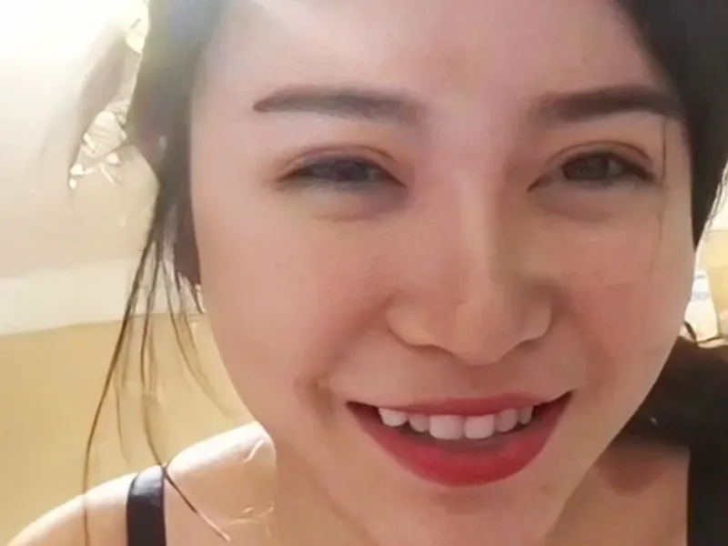 Dì cháu lâu lâu mới gặp nhau đi ăn mà cháu bắt liếm cặc ăn chuối